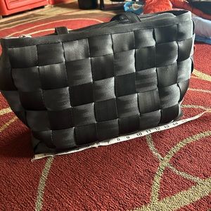 Harvey’s bag black